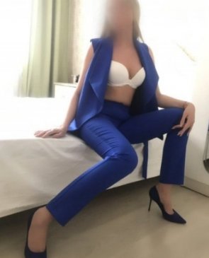 Александра, 25