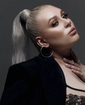 Анастасия, 24